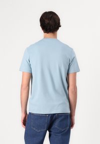 Calvin Klein Men T-Shirt